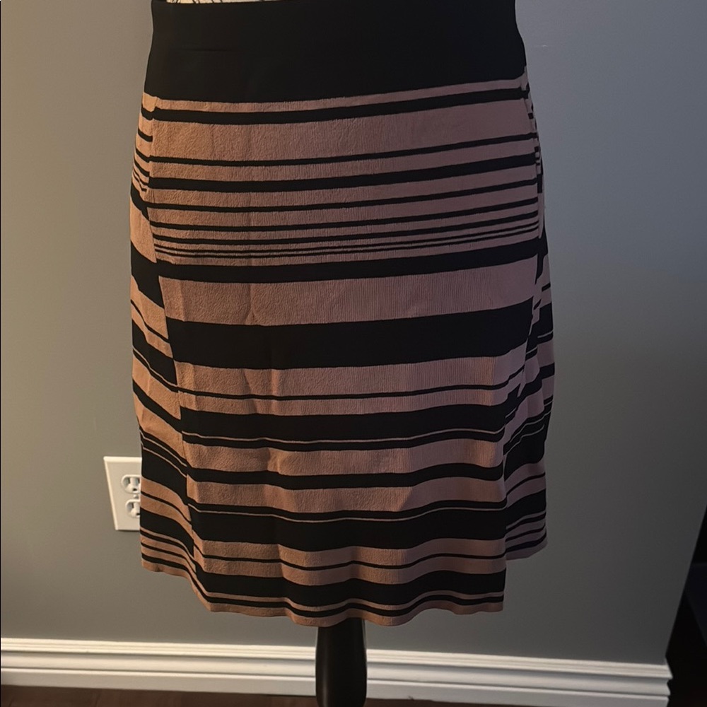 LOFT Black and Pink Pencil Skirt Knee-Length Casual